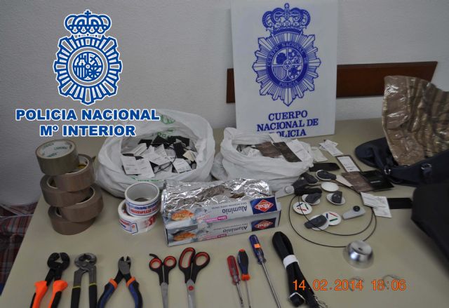 La Policía Nacional detiene a grupo organizado dedicado a la sustracción de prendas y zapatería en establecimientos comerciales - 3, Foto 3