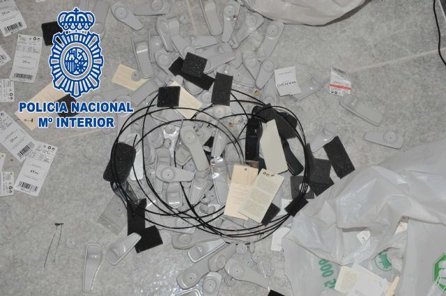 La Policía Nacional detiene a grupo organizado dedicado a la sustracción de prendas y zapatería en establecimientos comerciales - 4, Foto 4