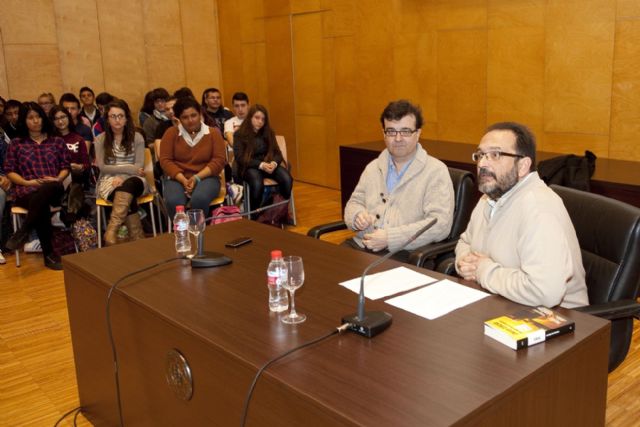 Javier Cercas visita Cartagena con el enigma de quién mató a quién - 2, Foto 2