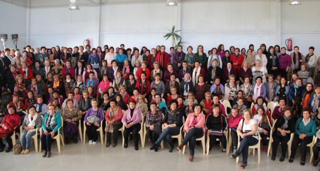 Más de 200 mujeres lumbrerenses participan en una jornada de convivencia en el Cabezo la Jara con motivo del 'Mes de la Mujer' - 1, Foto 1