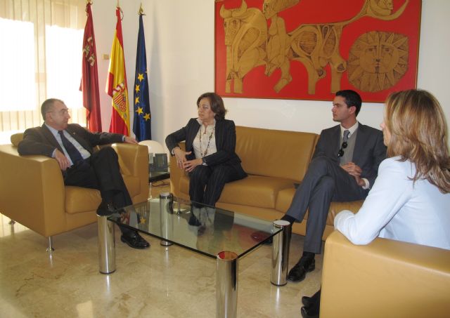 El consejero Manuel Campos se reúne con la presidenta de la Asociación de Profesionales para la Mediación - 1, Foto 1