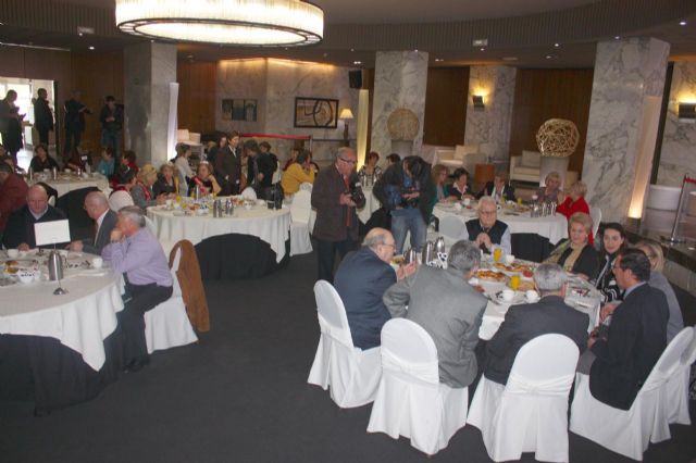 Las 29 candidatas a Reina de los Mayores comparten un desayuno con el Alcalde antes de iniciar su jornada de convivencia en Abarán - 2, Foto 2