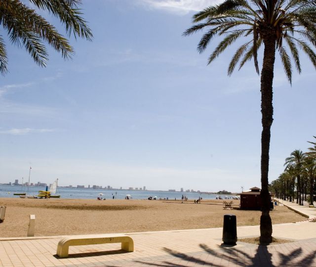 El Ayuntamiento cede terrenos para unir los paseos de Islas Menores y Mar de Cristal - 1, Foto 1