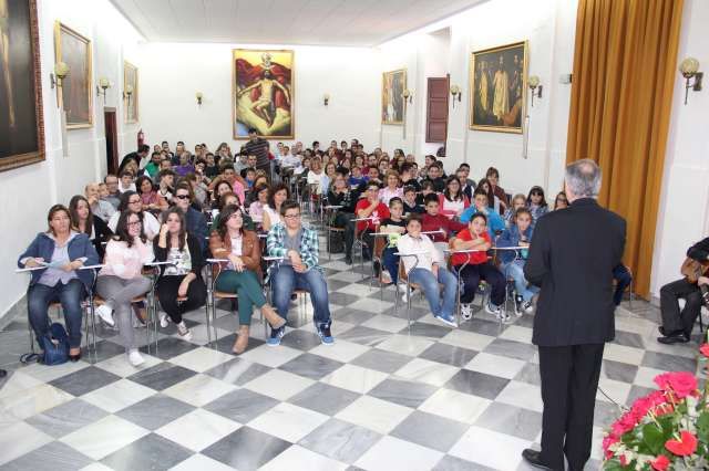 Más de 400 alumnos de Religión participan en la primera edición del concurso “¿Qué es un sacerdote para ti?” - 1, Foto 1