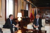 El presidente de la Comunidad recibe al presidente de la Asociacin Española de Tecnologas de Defensa, Aeronutica y Espacio