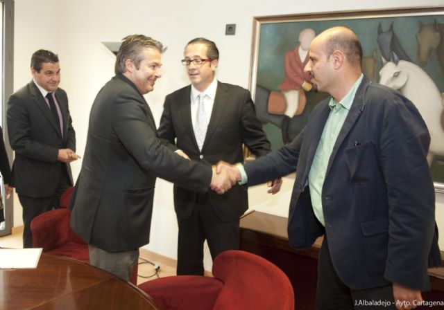 Sintonía y cordialidad en el primer encuentro de la nueva directiva del F.C. Cartagena y el Ayuntamiento - 1, Foto 1