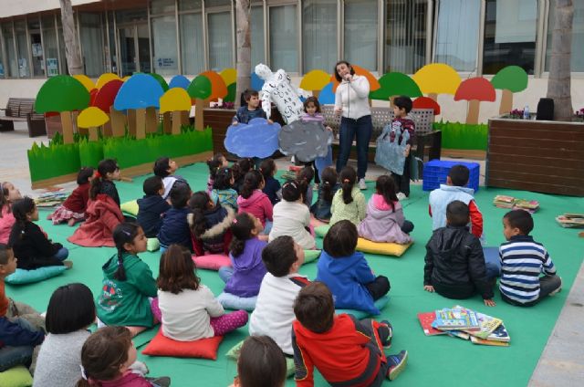 La biblioteca comienza a celebrar el mes del libro - 1, Foto 1