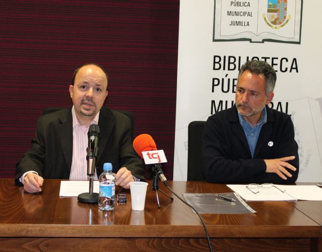 Guillermo Paterna y Francisco José Peña desvelan en Jumilla la tradición que une a los pueblos del tambor de España - 1, Foto 1