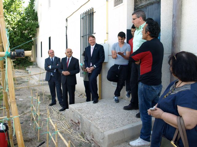El presidente de la Comunidad confirma financiación para arreglar las calles del centro de Ceutí - 1, Foto 1