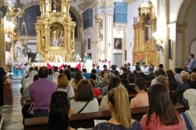 La iglesia de Las Claras de Murcia se llenó anoche para orar por las vocaciones - 1, Foto 1