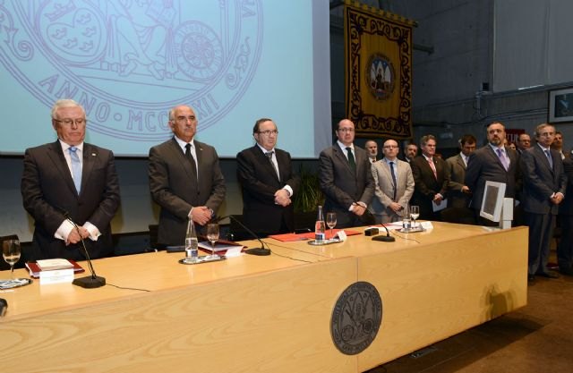 Garre subraya el compromiso del Gobierno con la UMU para su financiación, la apuesta por la investigación y las ayudas a los estudiantes - 4, Foto 4