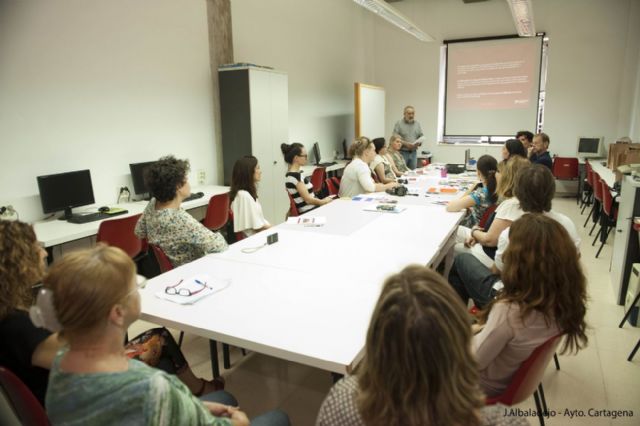 La educación más allá de los 50 años, a examen - 2, Foto 2