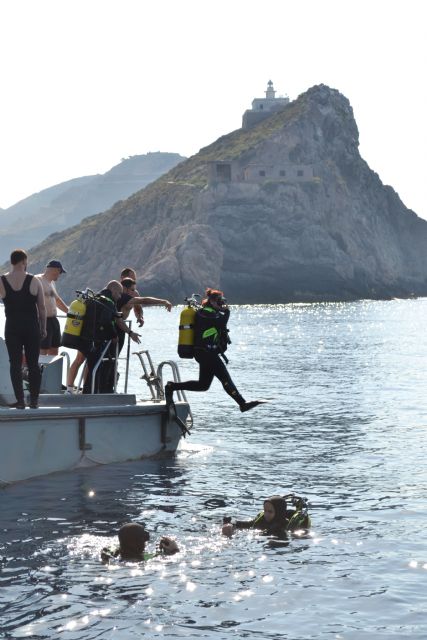 Imágenes de los cursos de Buceo y Navegación impartidos el año pasado y que se ofertan de nuevo., Foto 1