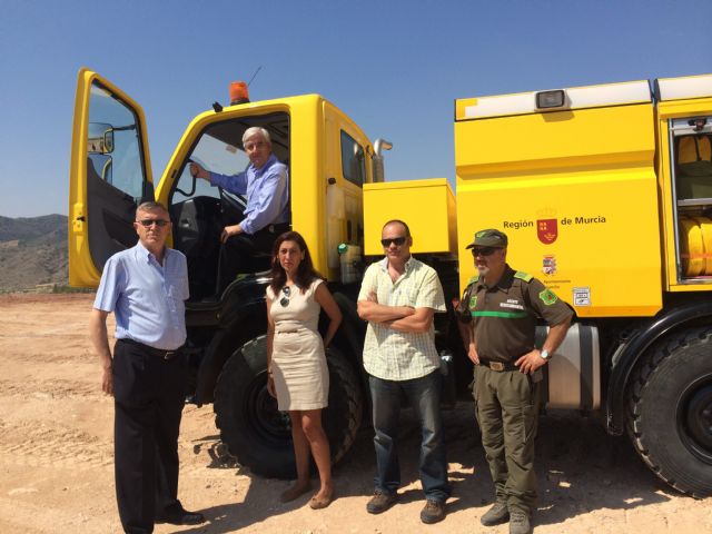 La Brigada Forestal de Jumilla ya cuenta con un camión autobomba para la prevención y extinción de incendios este verano - 1, Foto 1