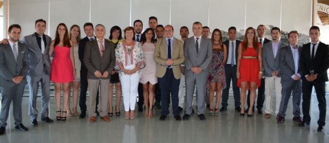 Educación y Repsol gradúan a los 18 primeros alumnos de FP Dual de la Región - 1, Foto 1