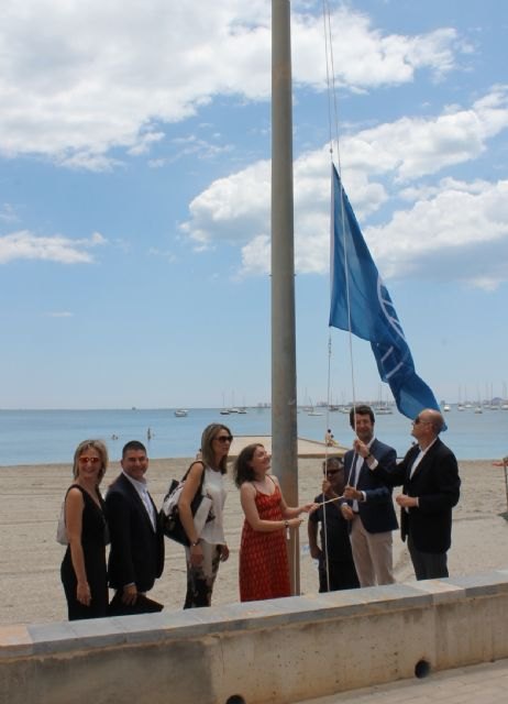 Juan Carlos Ruiz entrega las banderas azules de las playas de la Región, un valor añadido para atraer a más turistas extranjeros - 2, Foto 2