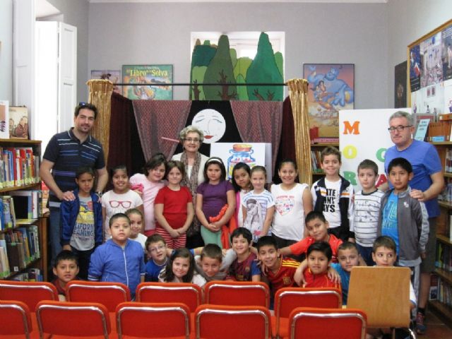 El programa de animación a la lectura finalizó el curso escolar 2013/14 con el cuentacuentos 