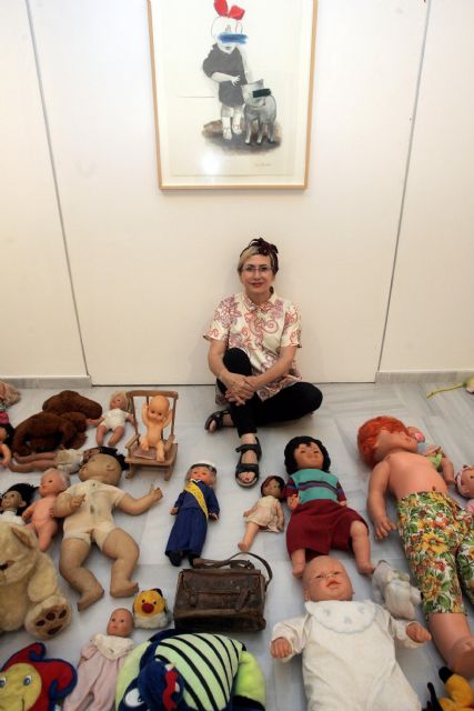 Carmen Calvo, Premio Nacional de Artes Plásticas, denuncia el maltrato infantil en la exposición para La Mar de Músicas Una jaula para vivir - 1, Foto 1