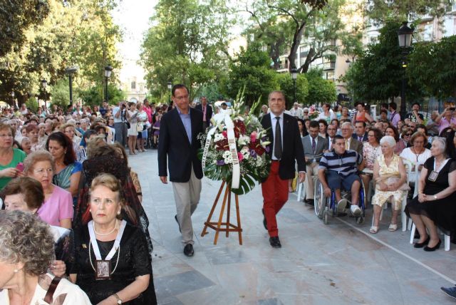 Manto de flores para la Virgen del Carmen - 1, Foto 1