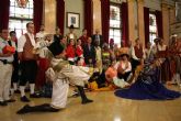 El Alcalde ofrece una recepción a los grupos participantes en el Festival de Folclore