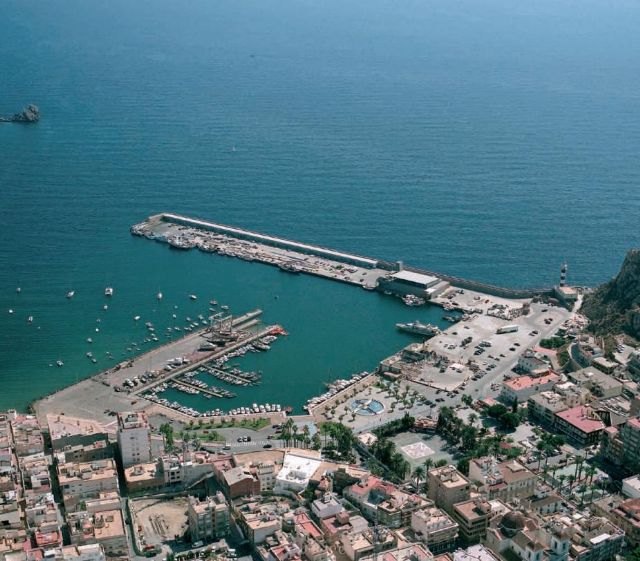 Los puertos deportivos de Águilas ondean un año más la bandera azul que reconoce su excelencia ambiental - 1, Foto 1