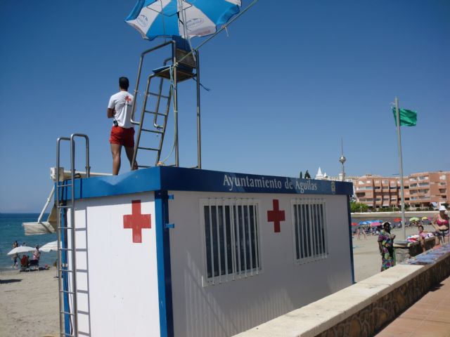 El temporal que ha afectado a la costa aguileña este fin de semana obliga a multiplicar sus esfuerzos a los efectivos de Cruz Roja Española en Águilas - 1, Foto 1