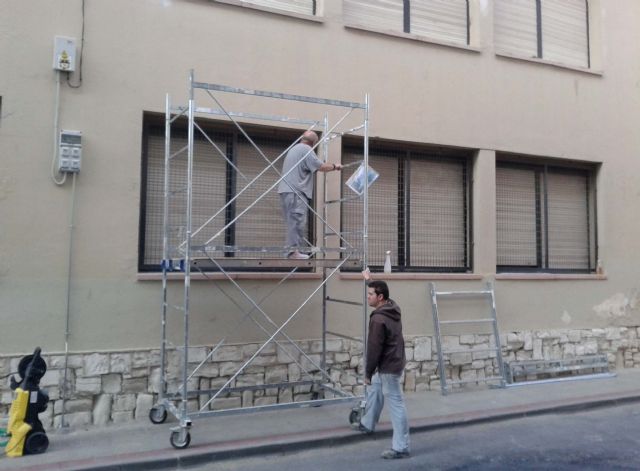 El Ayuntamiento realiza obras de mejora en colegios del municipio aprovechando el periodo vacacional - 1, Foto 1