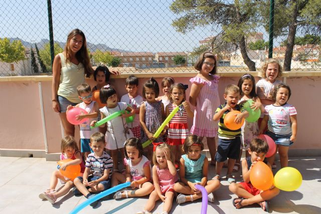 Decenas de niños y niñas de Jumilla despiden las diversas ludotecas y escuelas de verano con almuerzos, juegos y entrega de diplomas - 4, Foto 4