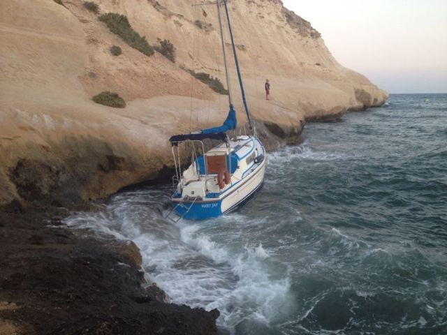 Cruz Roja Española en Águilas rescata a 3 bañistas en Matalentisco - 1, Foto 1