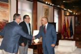 Garre recibe al presidente y al vicepresidente de la Asociacin del Banco de Alimentos del Segura