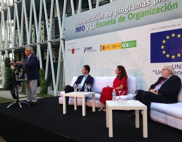 Juan Carlos Ruiz valora la colaboración del Info y EOI para impulsar la innovación y la competitividad en las empresas murcianas - 1, Foto 1