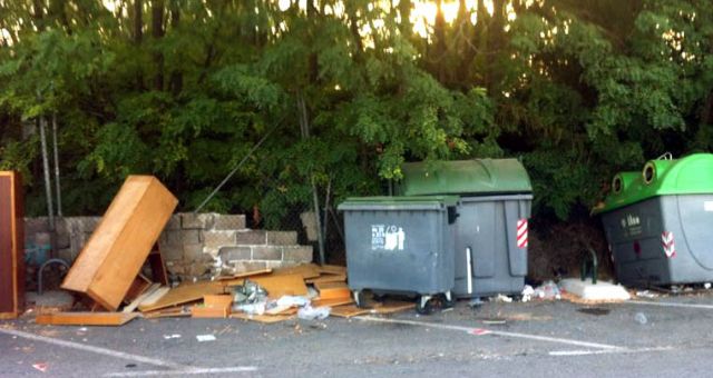 El Grupo Socialista lamenta la pésima imagen que ofrece el parking disuasorio del Malecón durante la Feria de Septiembre - 1, Foto 1