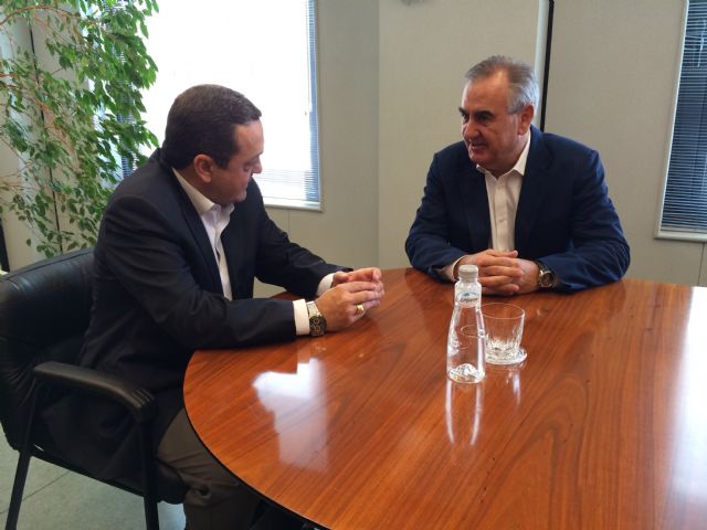 El paro, la llegada del AVE, y la financiación de la deuda protagonizan la reunión entre González Tovar y Albarracín - 1, Foto 1