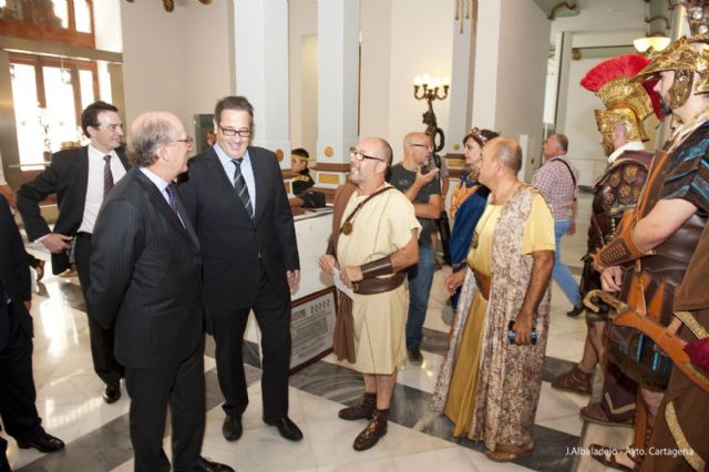 El presidente de Repsol destaca la calidad y concentración de restos arqueológicos en el Barrio del Foro - 3, Foto 3