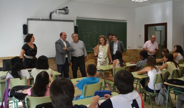 Educación destaca la normalidad y la ausencia de incidencias destacables en el inicio de las clases en los institutos - 1, Foto 1