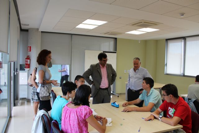 Estudiantes de la Universidad de Murcia participan en el programa de viviendas compartidas de Fundown - 1, Foto 1