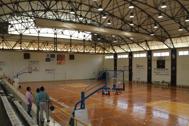 El Ayuntamiento de Alhama de Murcia invierte en nuevos proyectores de iluminación LED para el Pabellón Deportivo Adolfo Suarez - 3, Foto 3