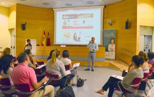 El Info reanuda el ciclo ´Los viernes aprende & emprende´ con sesiones para un centenar de asistentes - 1, Foto 1