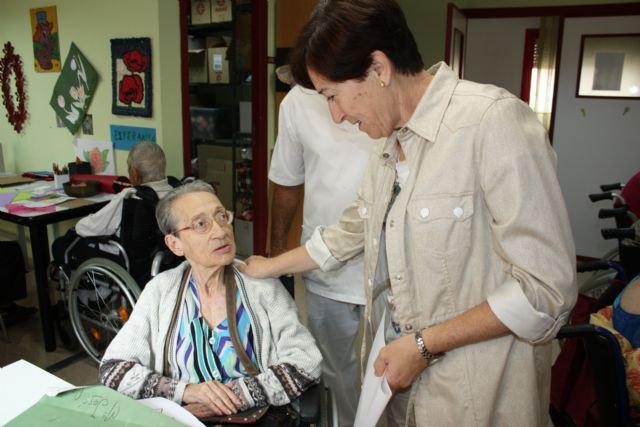 Estudiantes universitarios desarrollan un programa musical con enfermos de Alzheimer de la residencia de San Basilio - 1, Foto 1