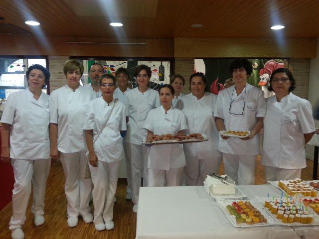 Los alumnos del taller de pastelería Palmar Gastro-Turismo endulzan Verónicas - 1, Foto 1