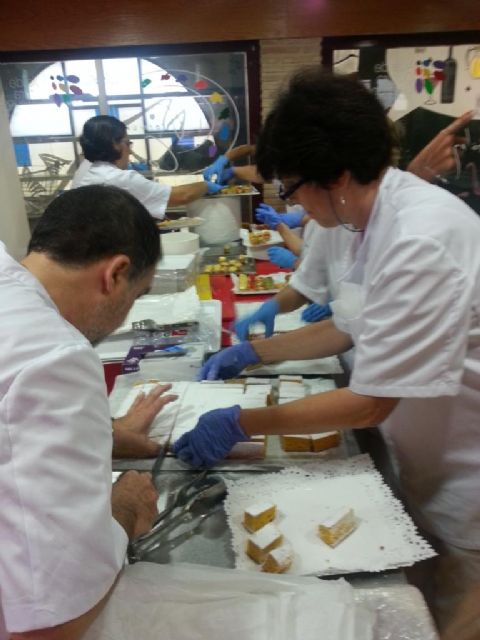 Los alumnos del taller de pastelería Palmar Gastro-Turismo endulzan Verónicas - 5, Foto 5