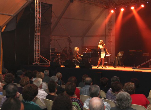 Más de 2000 personas asisten al concierto de Nuria Fergó en Puerto Lumbreras - 1, Foto 1