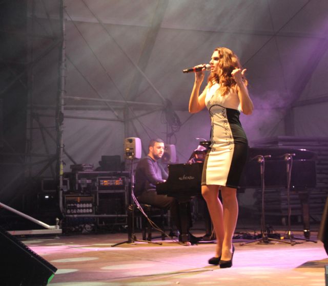 Más de 2000 personas asisten al concierto de Nuria Fergó en Puerto Lumbreras - 2, Foto 2