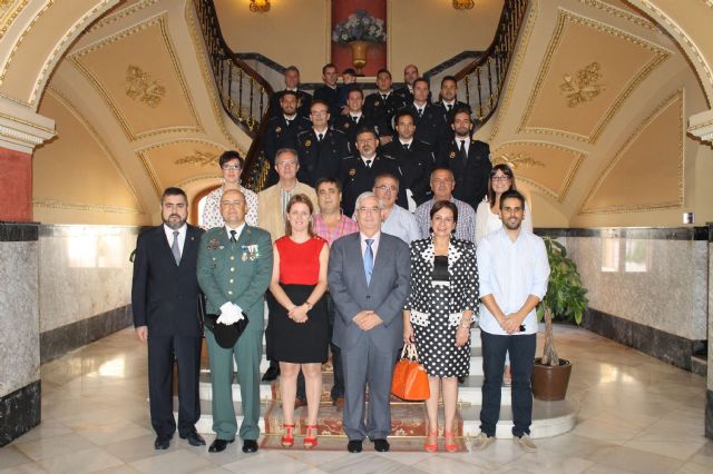 La Corporación Municipal recibe a la plantilla de la Policía Local para conmemorar su patrón Los Ángeles Custodios - 1, Foto 1