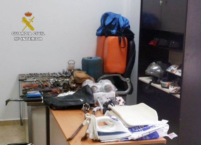 La Guardia Civil desmantela un activo grupo delictivo que actuaba sobre viviendas de la Huerta de Murcia - 3, Foto 3