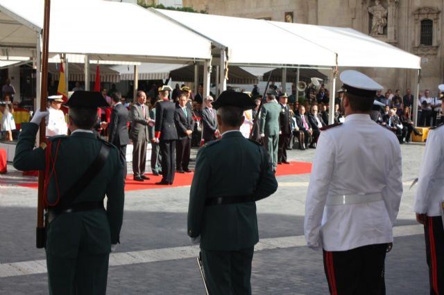 El Alcalde asiste al acto de imposición de condecoraciones a la Guardia Civil - 1, Foto 1