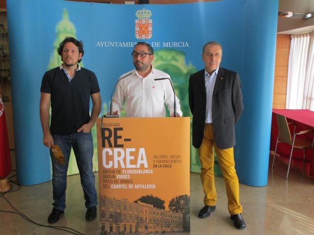 Las plazas del Barrio del Carmen se convierten en patios de recreo - 1, Foto 1