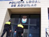 La Polica Local de guilas detiene a dos individuos cuando intentaban forzar la entrada de un conocido bar de la localidad