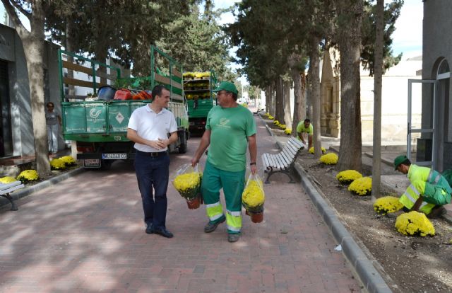 El cementerio municipal de Águilas se prepara para el Día de Todos los Santos - 1, Foto 1