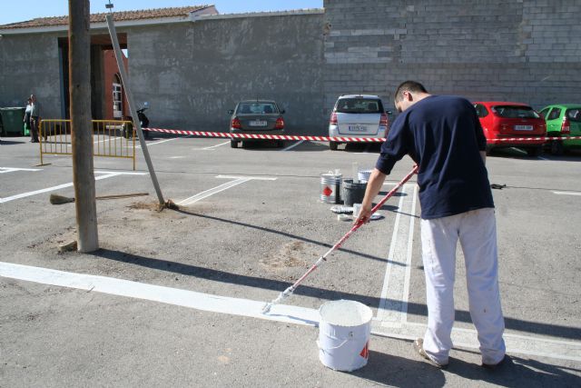 El Ayuntamiento lleva a cabo diferentes labores de mantenimiento en el entorno del cementerio - 4, Foto 4